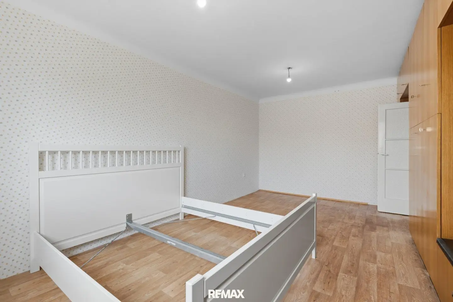 EXCELLENT PUBLIC TRANSPORT LINKS – 3-room apartment near Brünner Straße