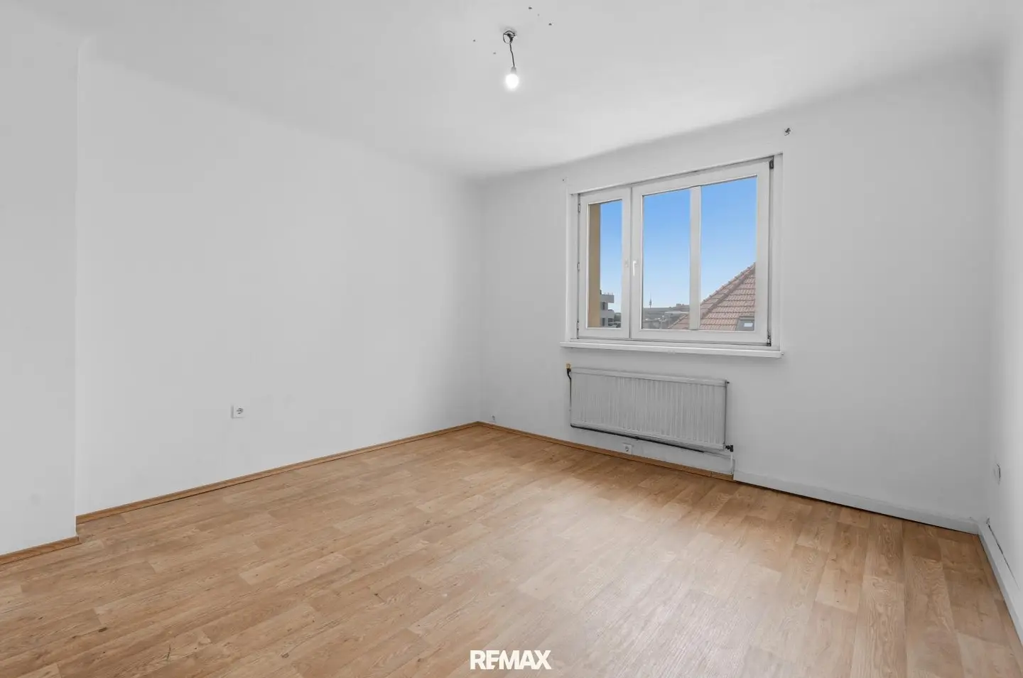 EXCELLENT PUBLIC TRANSPORT LINKS – 3-room apartment near Brünner Straße