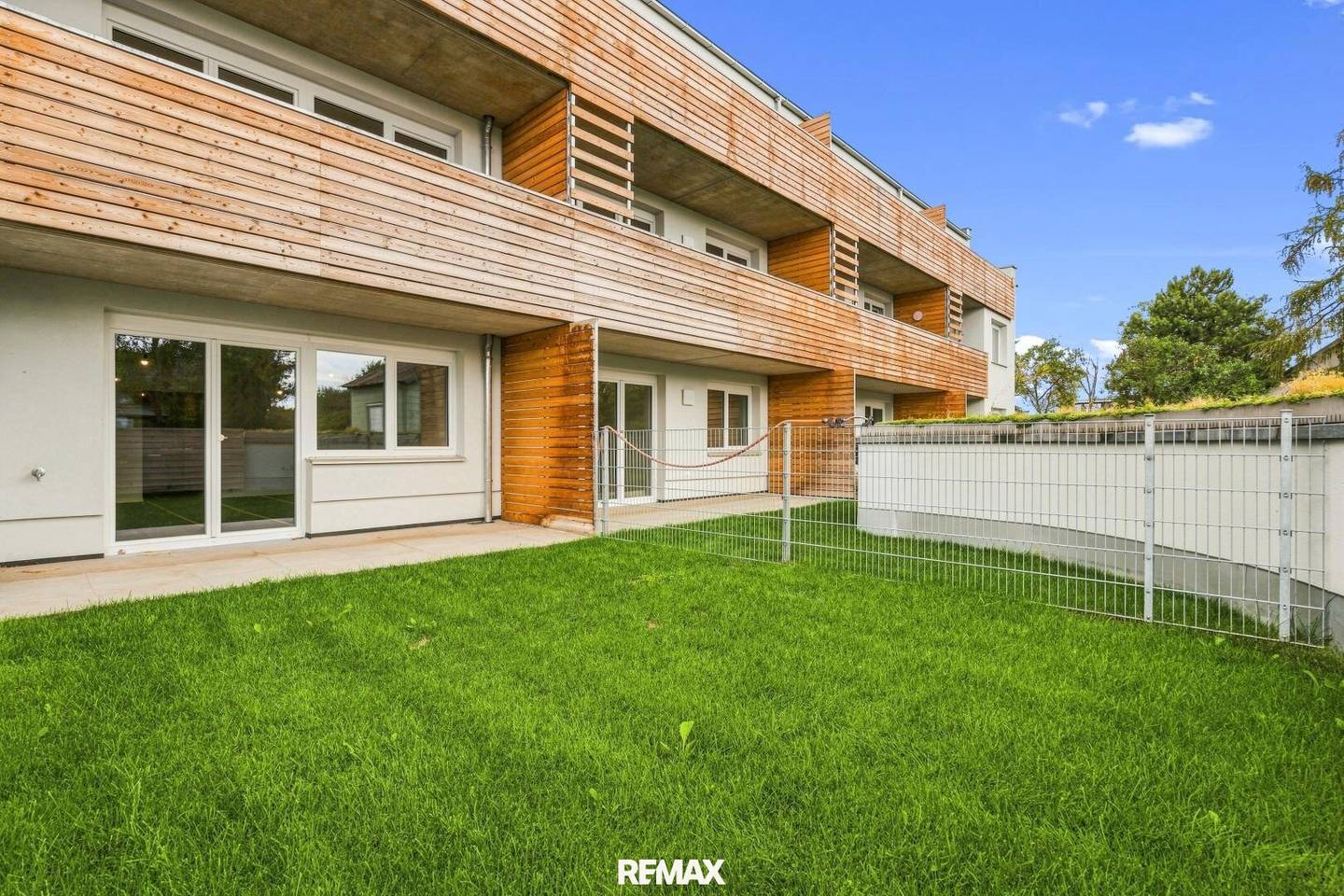 Commission-free for the buyer - 1 room garden apartment