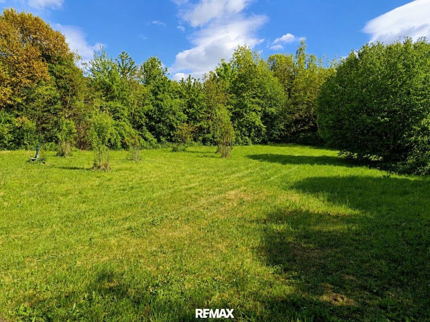 Spacious building plot with plenty of privacy – 1,935 m² near Tulln