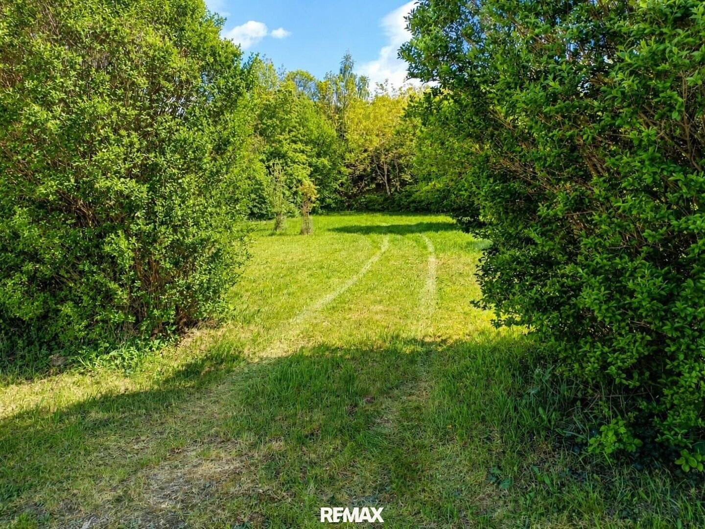 Spacious building plot with plenty of privacy – 1,935 m² near Tulln