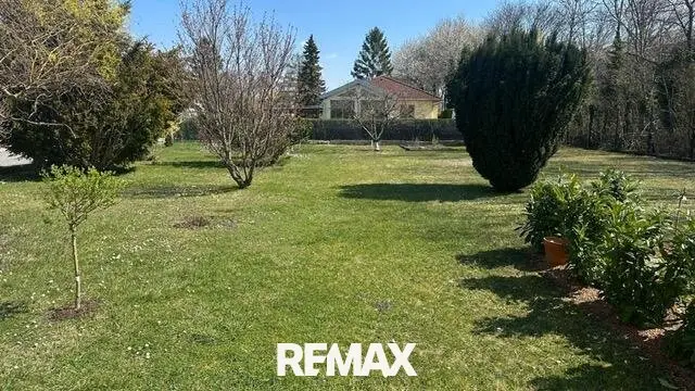 Perfect building plot for your home 600 m² in Blumau-Neurißhof