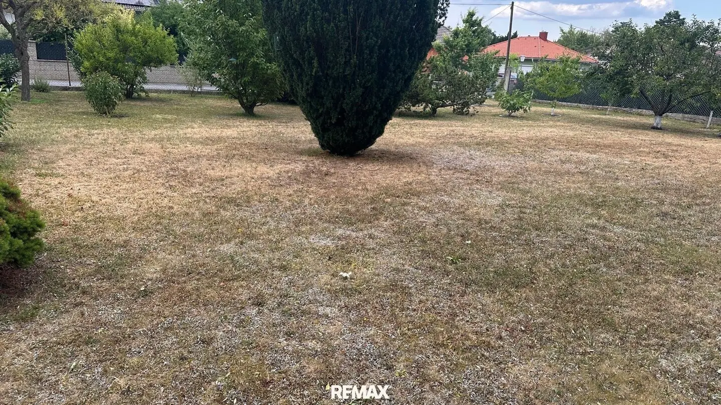 Perfect building plot for your home 600 m² in Blumau-Neurißhof