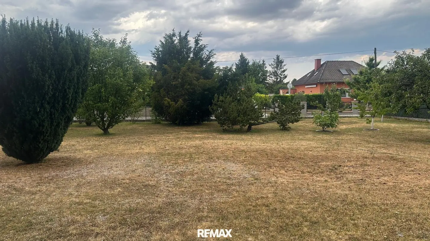 Perfect building plot for your home 600 m² in Blumau-Neurißhof