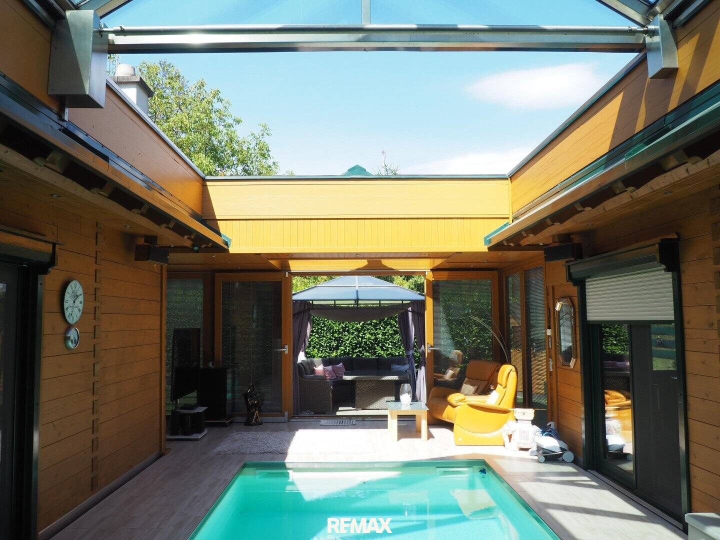 Come by to my bungalow, near Stockerau