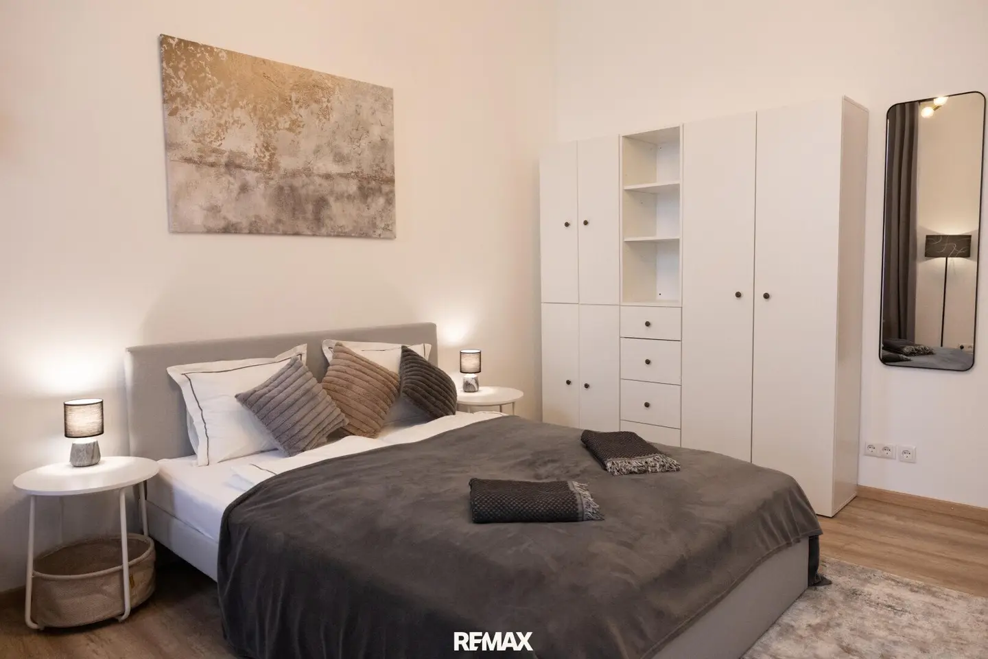 Modern &amp; stylish, completely renovated one-room apartment in 1100 Vienna