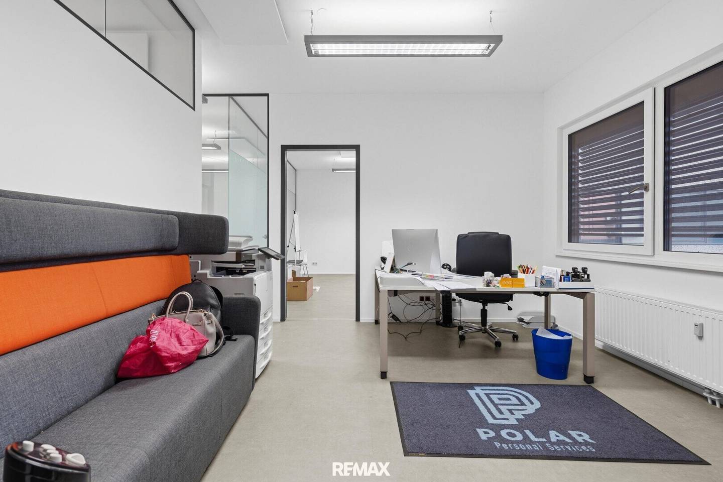 "3 Zi-Küche-Neustart- tolles Büro, Autoabstellplatz optional!"