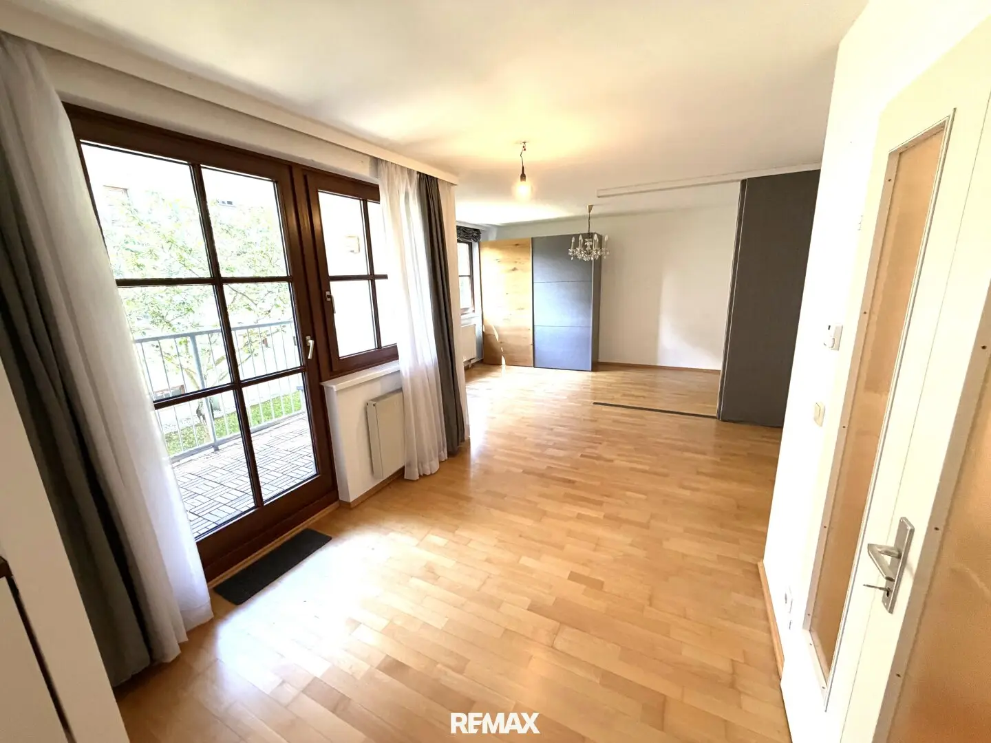 Top single apartment with loggia
