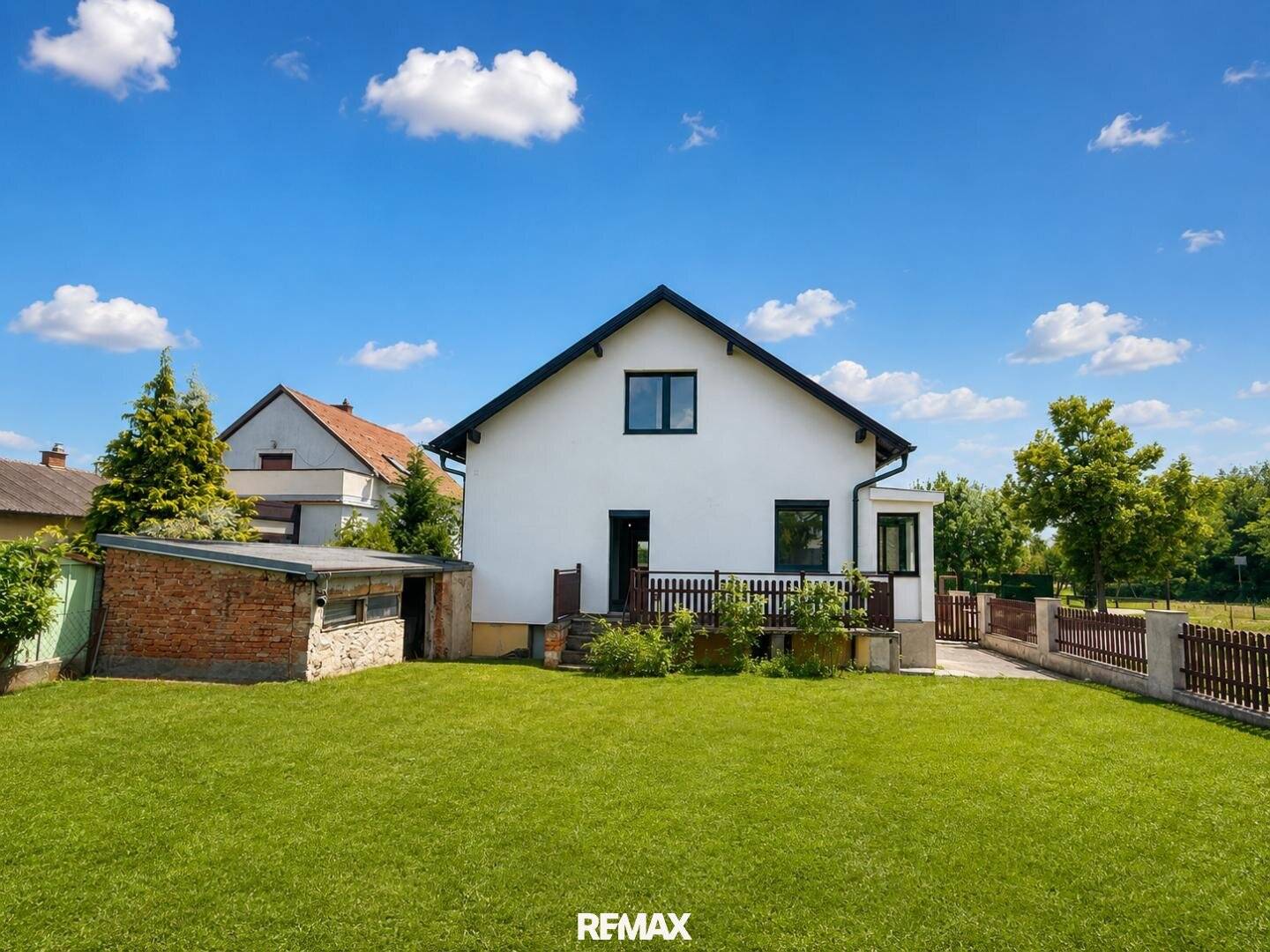 StoP: Freshly Renovated Home and Sunny Garden in WEIGELSDORF