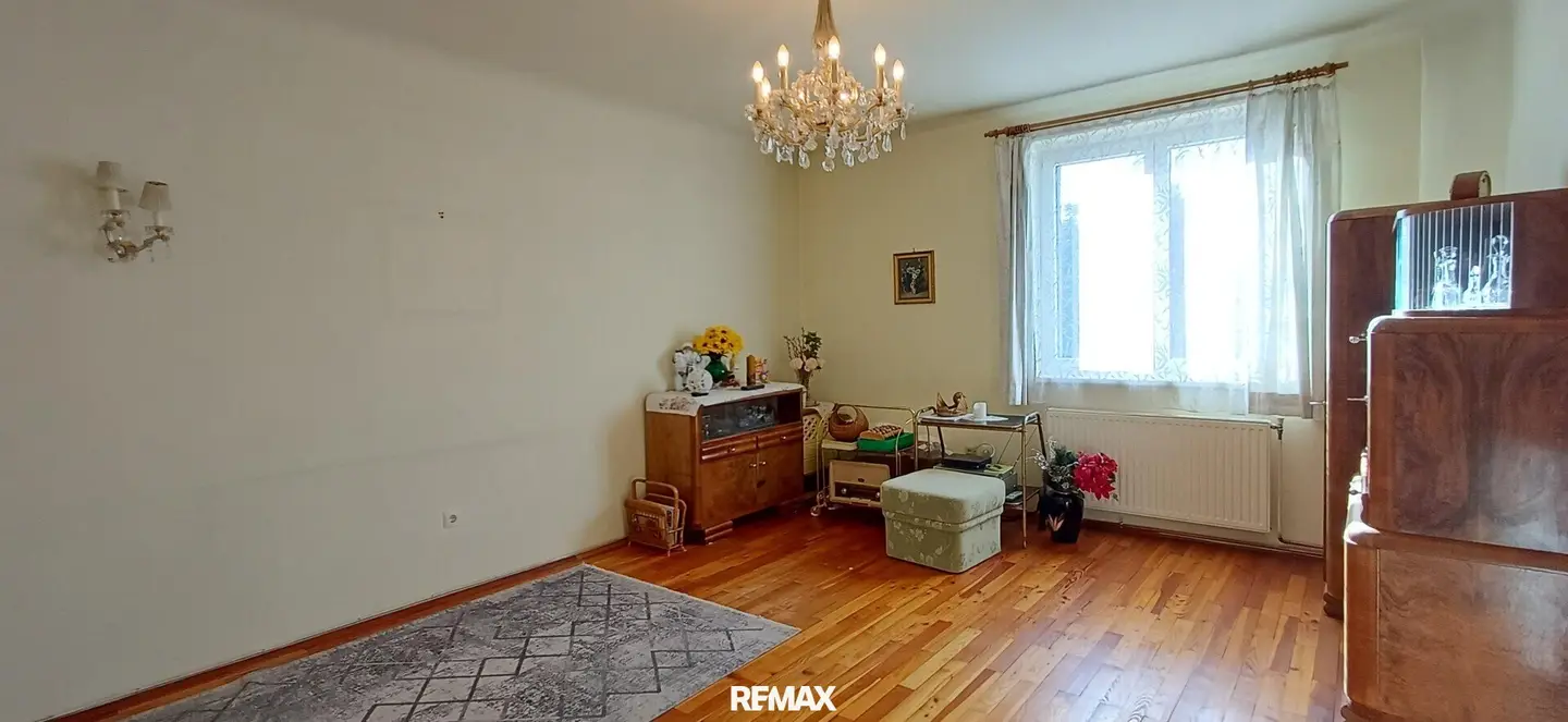 Bright 2 room apartment with elevator - perfect U1 connection