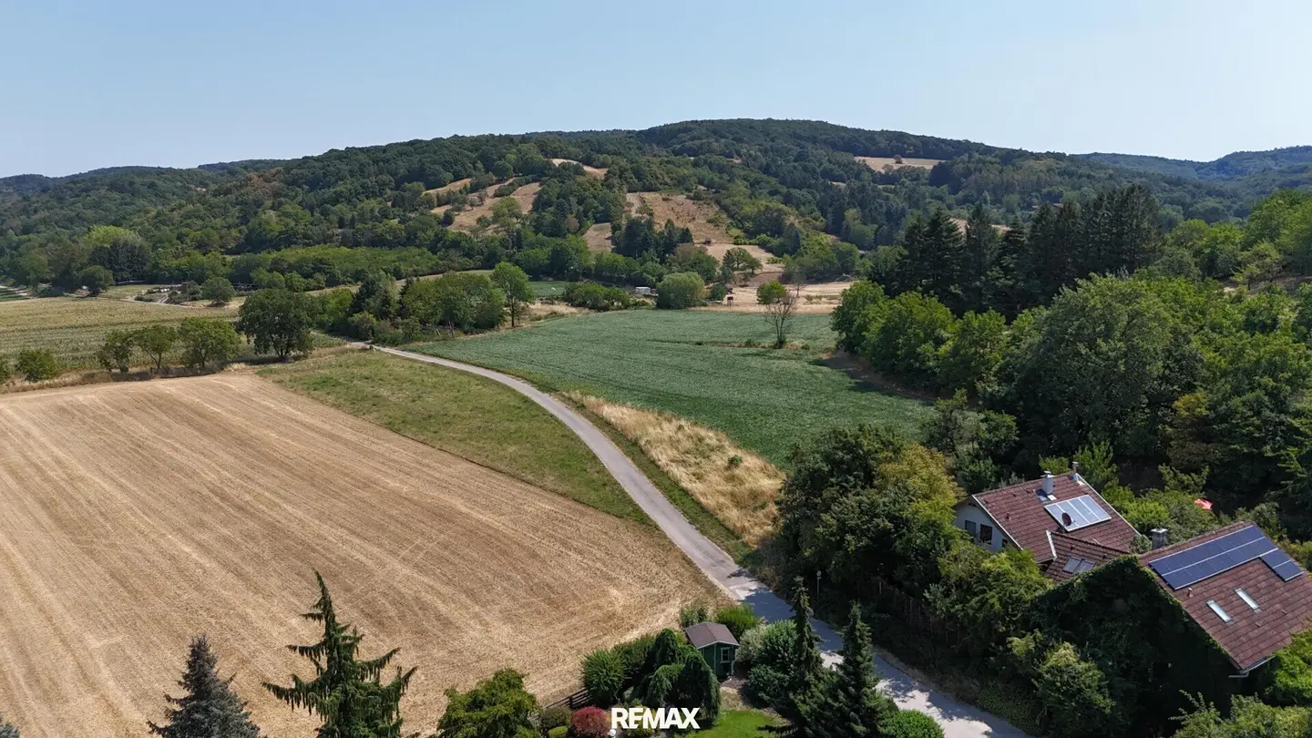 Price hit: 900 m² building plot in Königstetten