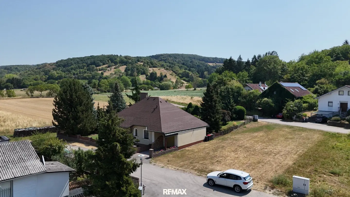 Price hit: Building plot in Königstetten