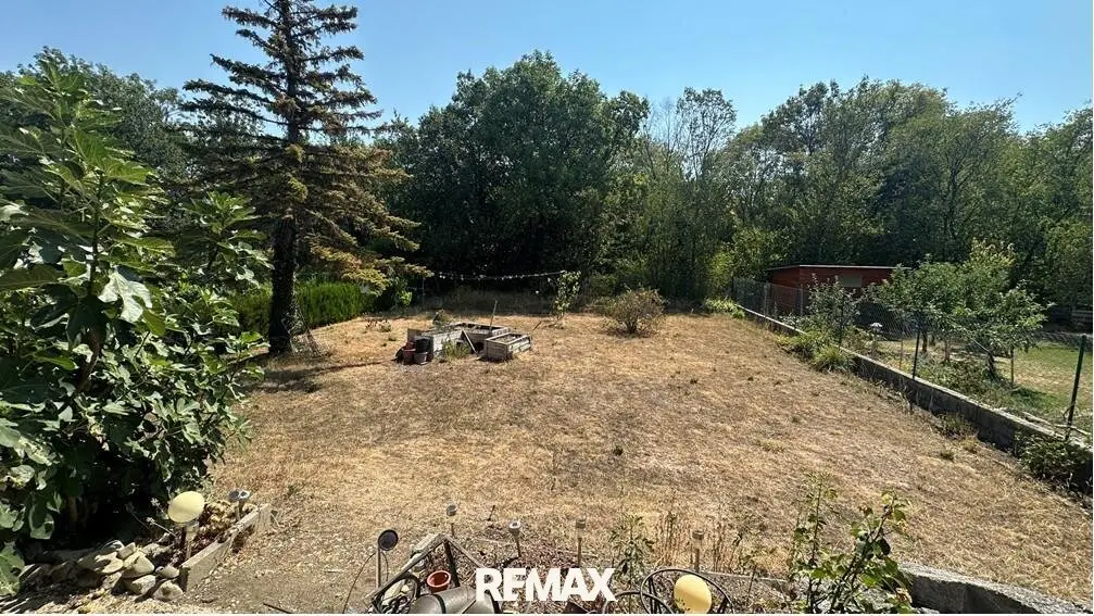 741 m² plot in prime location – make this your dream house