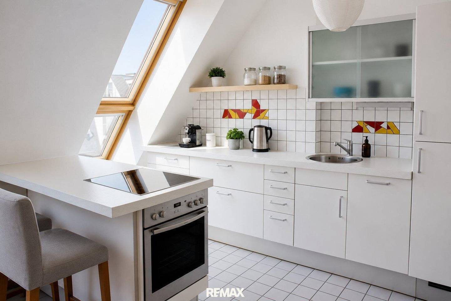 Two-room apartment with loggia and garage parking space