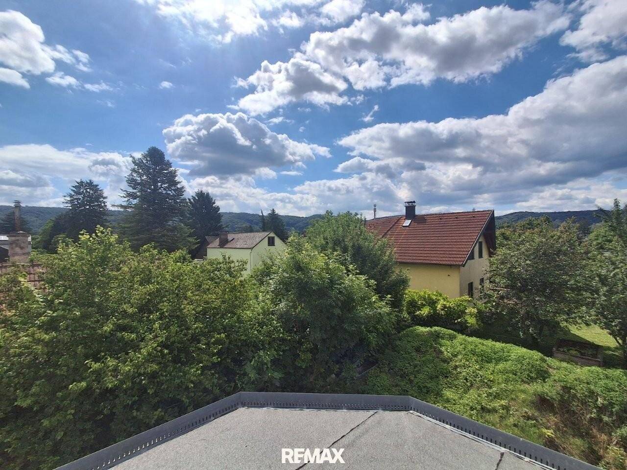 Diamond in the rough: Partially renovated house on freehold in Wördern