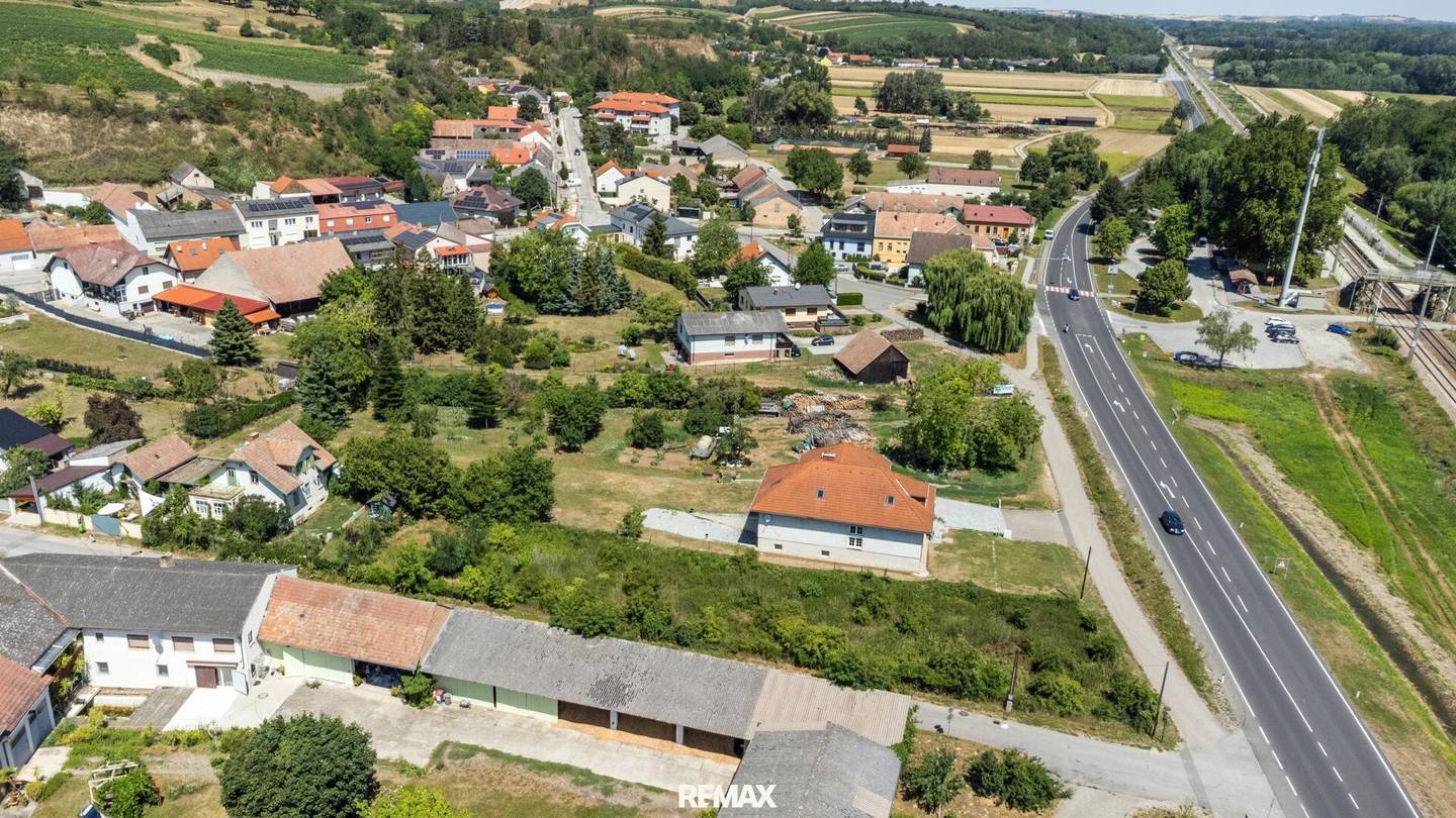 Building plot in a location near the station in Stillfried