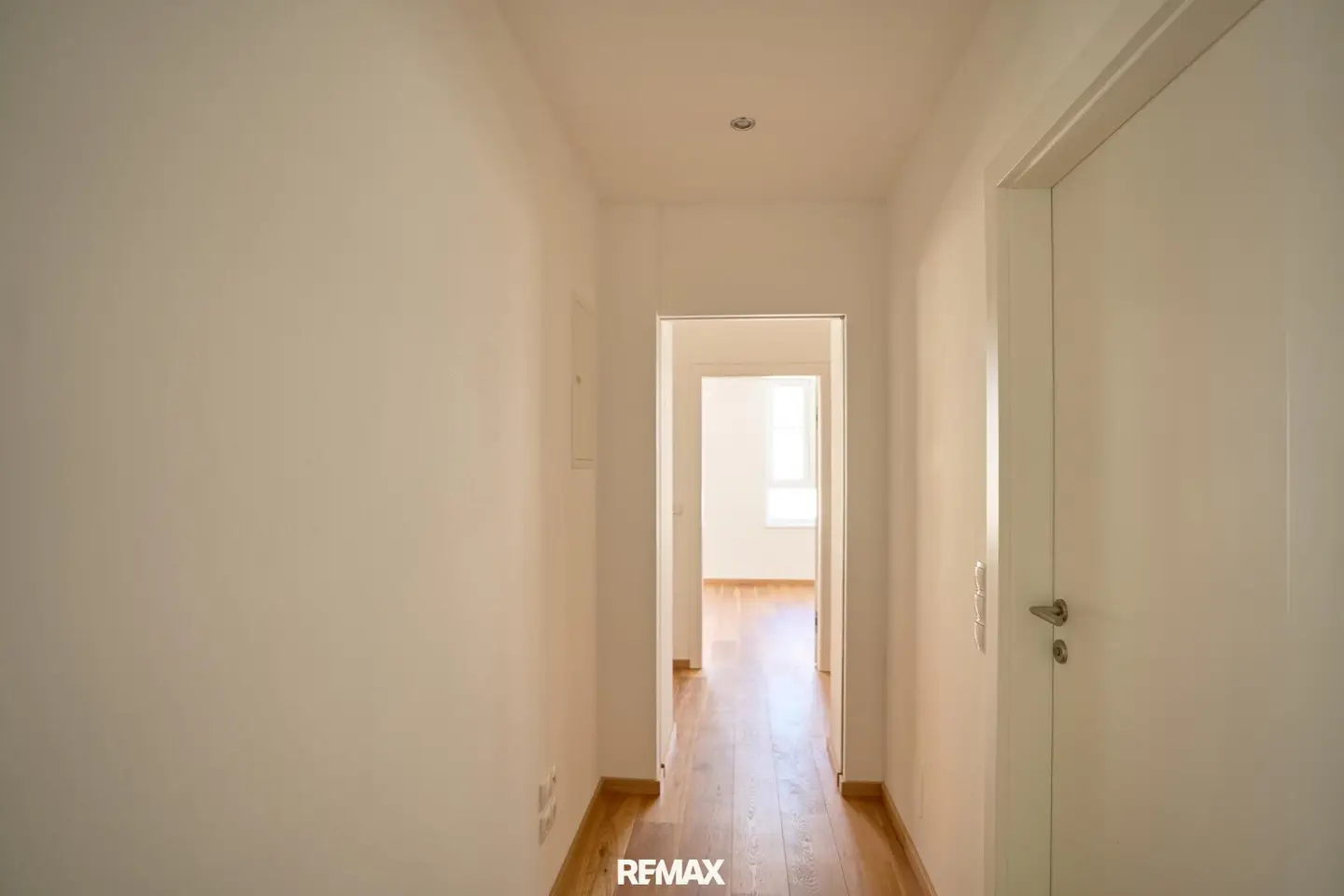 "Dachgeschoss, Balkon & grüner Ausblick"