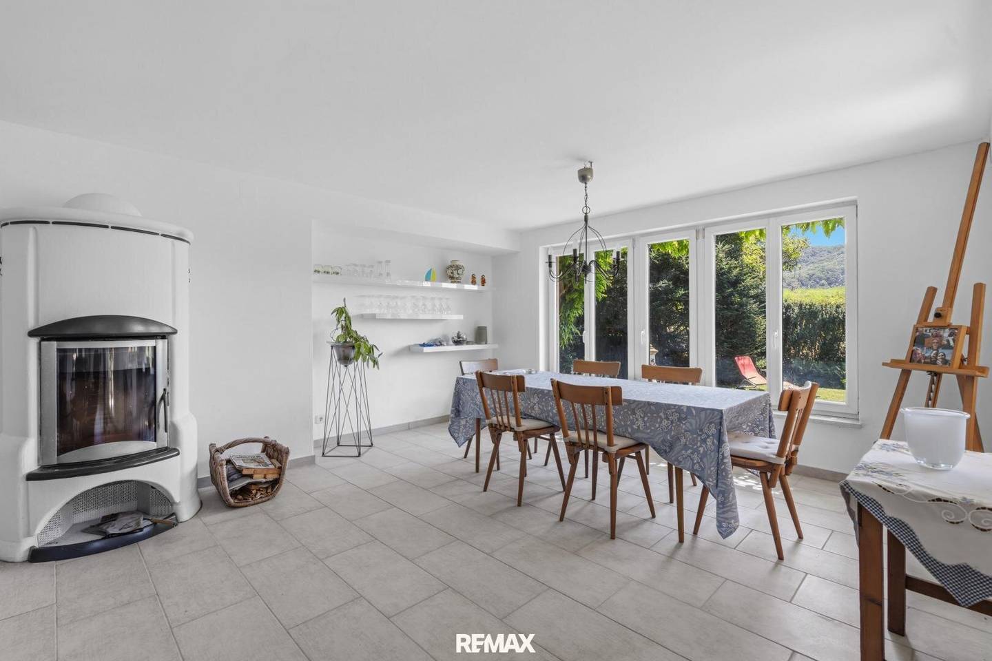 Spacious private land in dream location