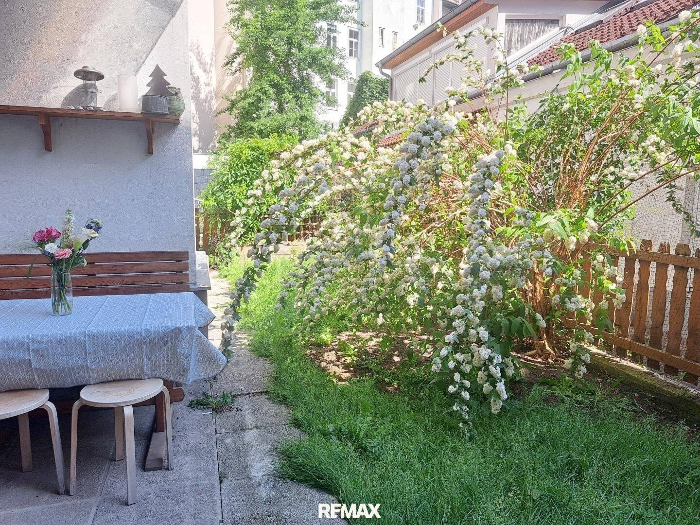 Family apartment with garden