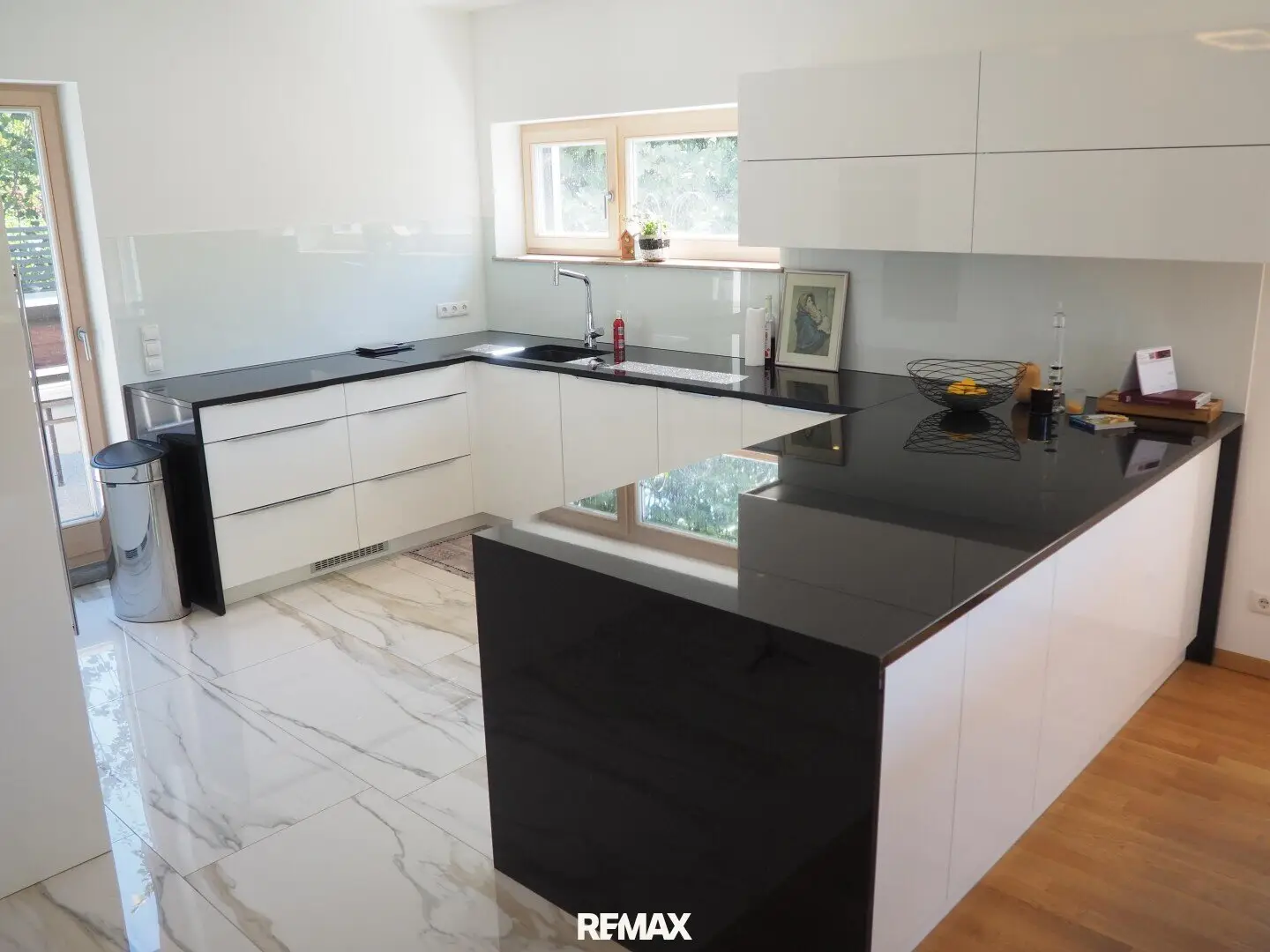 Single-family house in great location Masonry construction Modern equipment