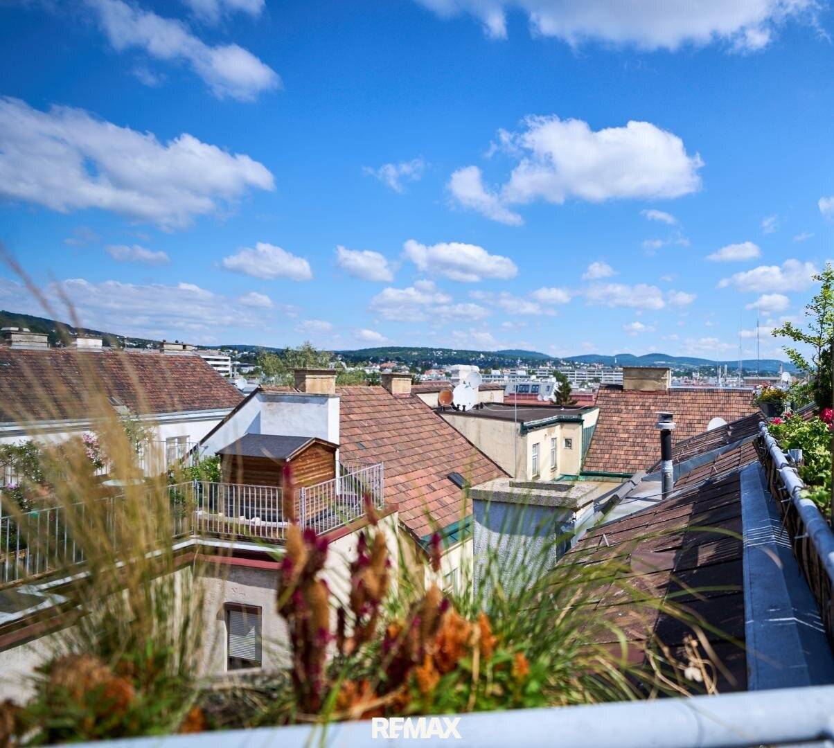 "Dachgeschoss-Maisonette mit Terrasse & Fernblick | Wohnen auf 2 Ebenen am Fuße des Wilhelminenberg"