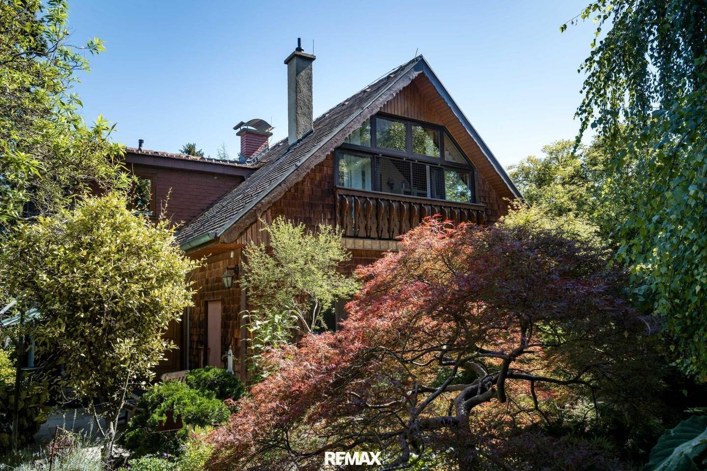 "Landhausidylle mit parkähnlichem Garten und Pool"