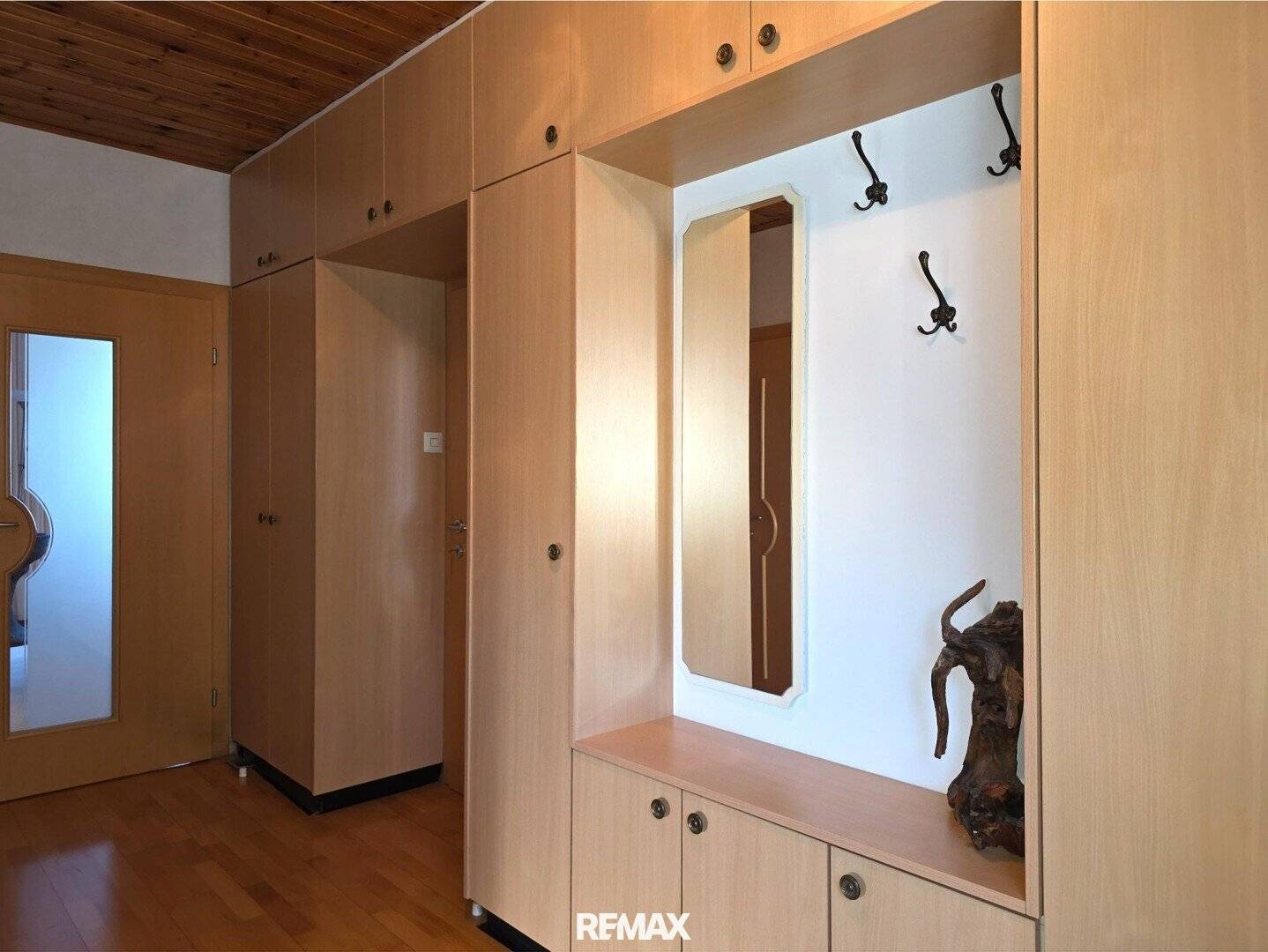 04 EFH 2000 EG Garderobe