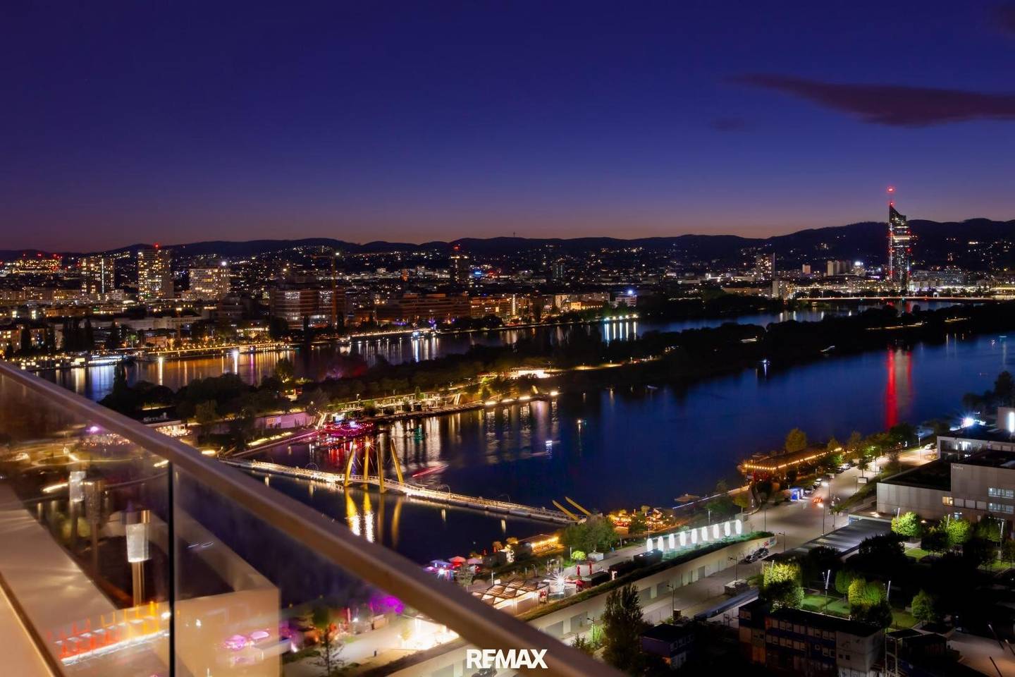 Danube Flats | 19th Floor with Panoramic Danube Views