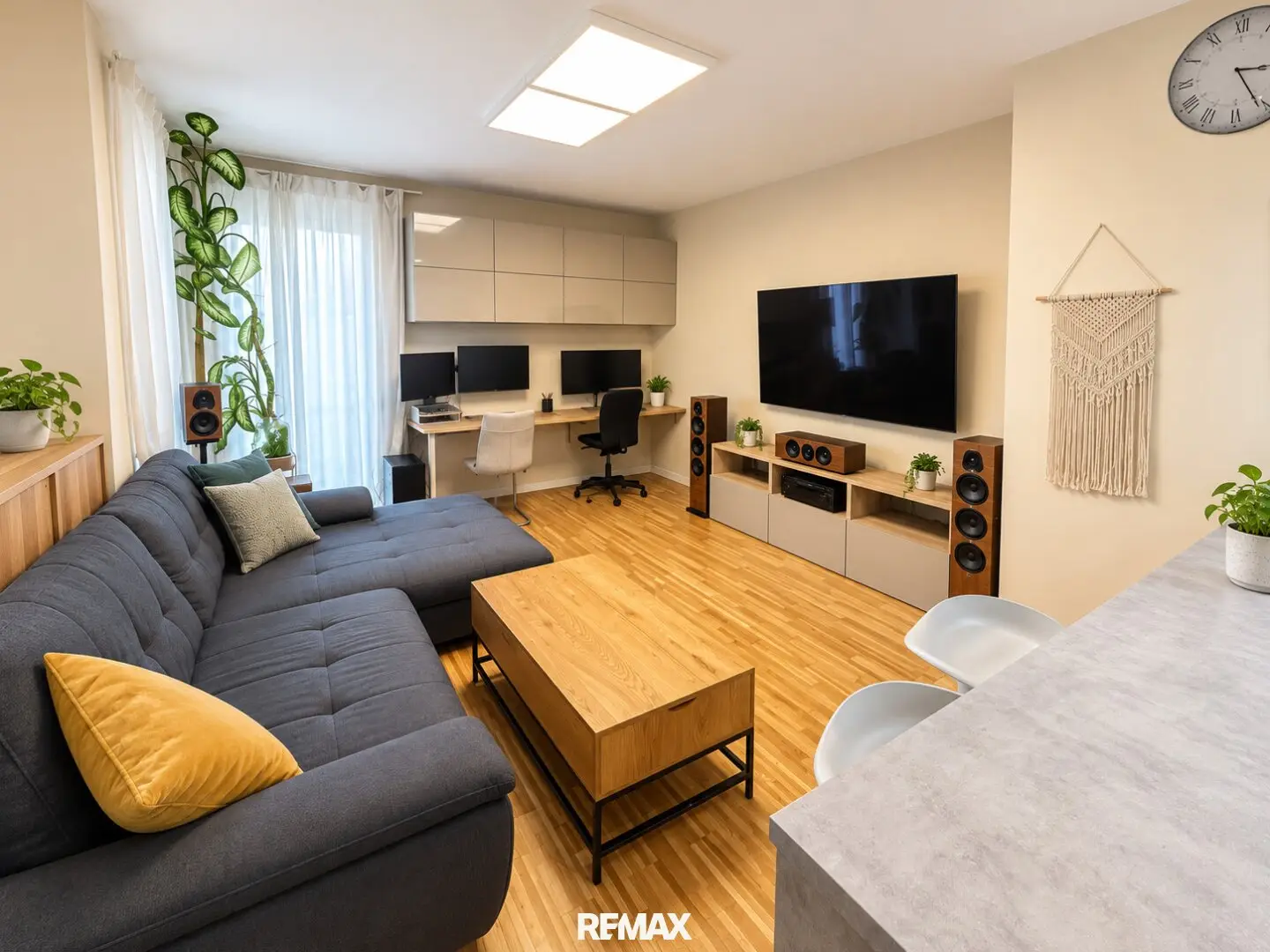 In central Schwechat, 4-room maisonette with approx. 109 m² outdoor areas and garage
