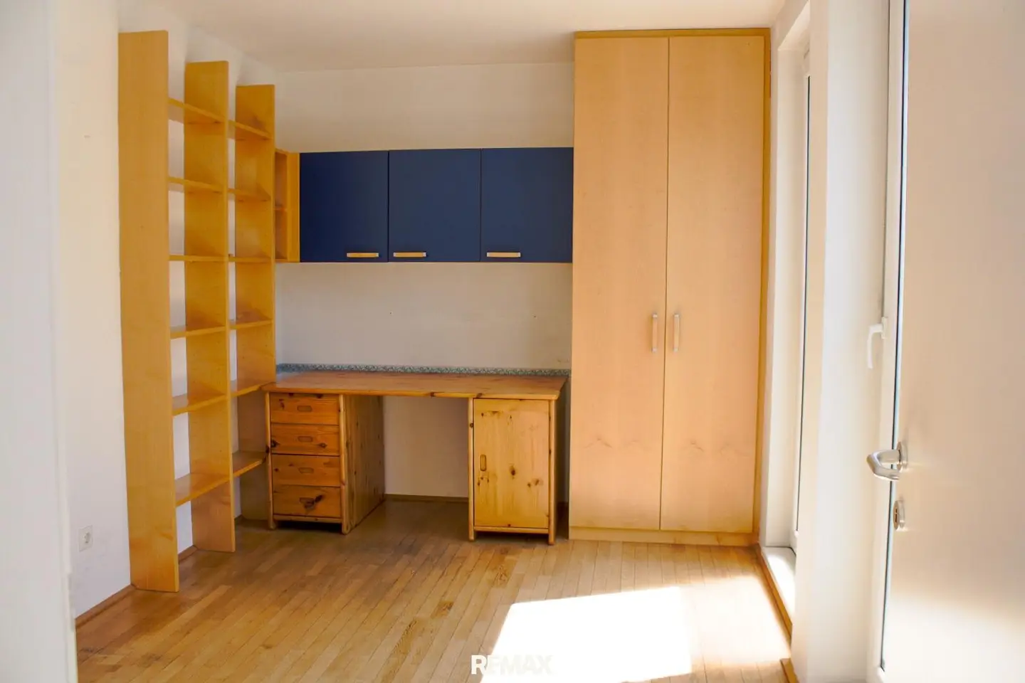 Family apartment with swimming biotope and garage