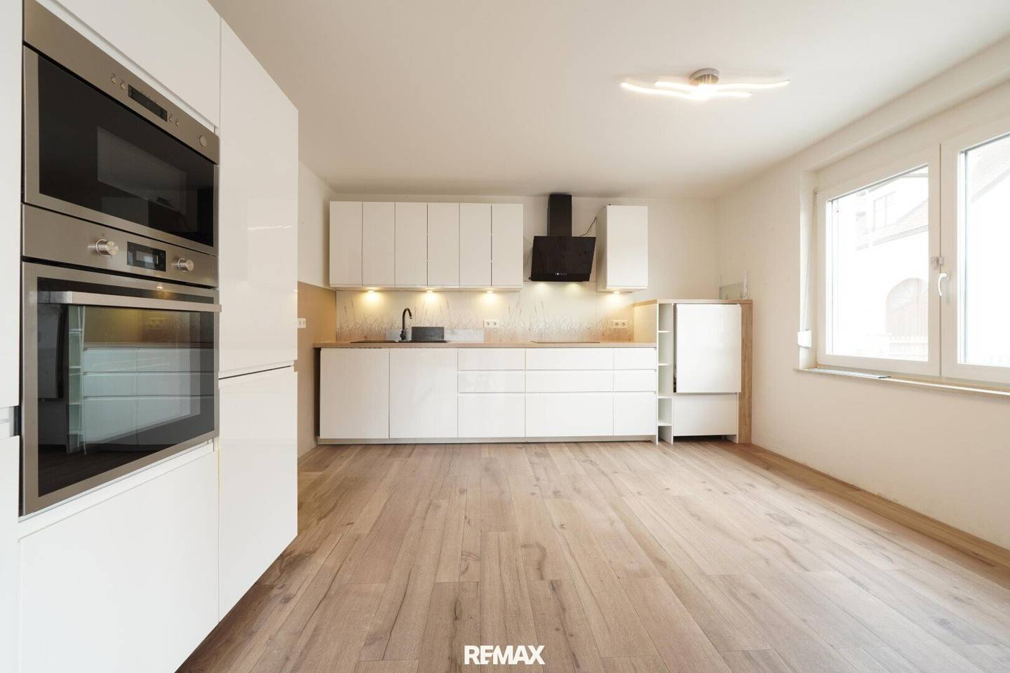 HAUS STATT WOHNUNG | Garten & Pool | Nur ca. 30 Min. nach Wien