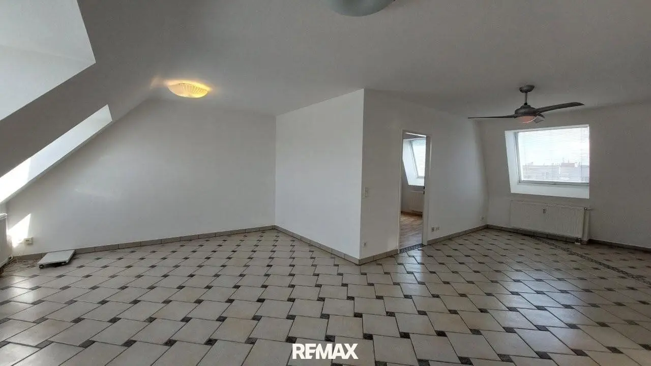 Dream view Attic apartment with parking space near Donauzentrum U1 and Alte Donau