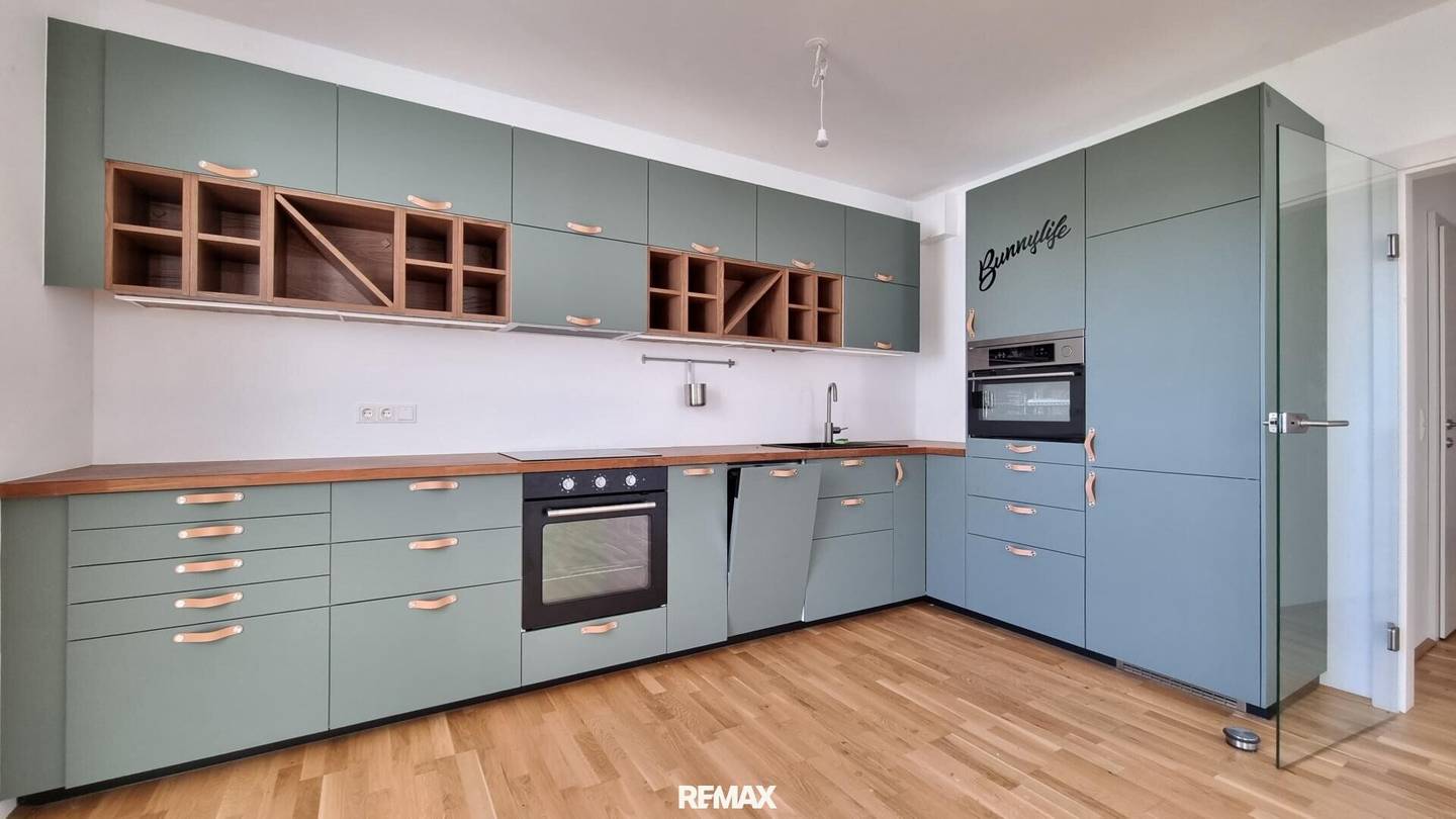 Modern &amp; New Apartment with Large Kitchen