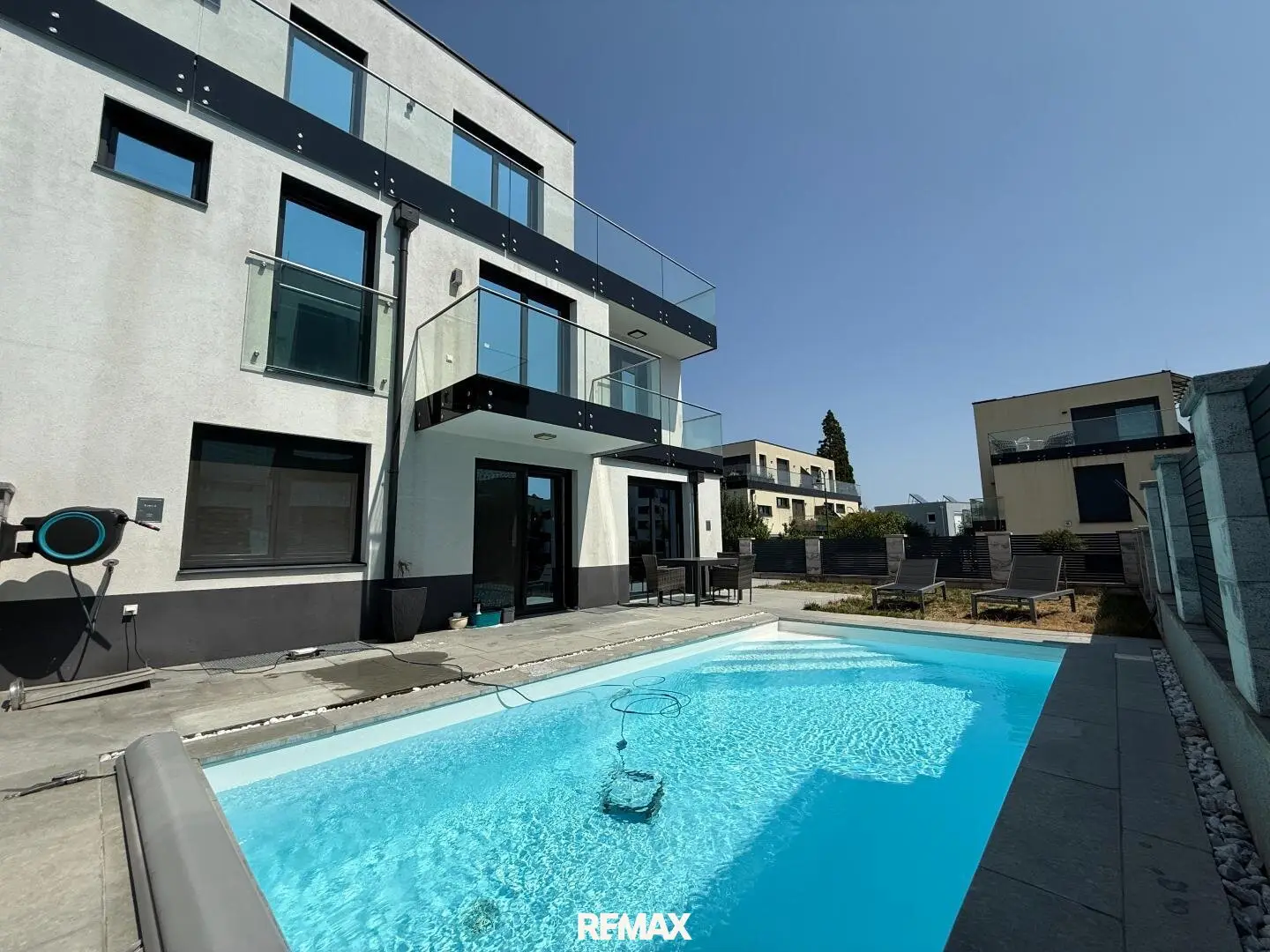 Luxury Living on Easy Mode! Pool, Garden, Rooftop Terrace