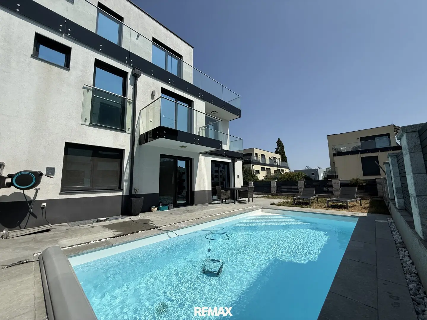 Luxury Living on Easy Mode! Pool, Garden, Rooftop Terrace