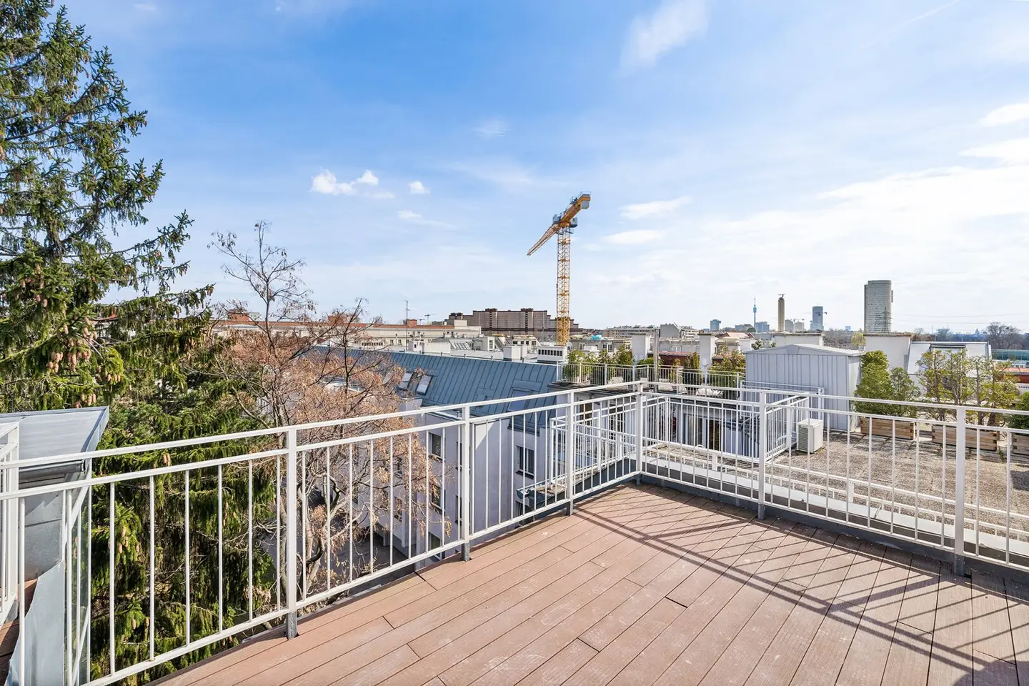 Living above the roofs of Vienna – Your rooftop terrace maisonette dream in 1210 Vienna