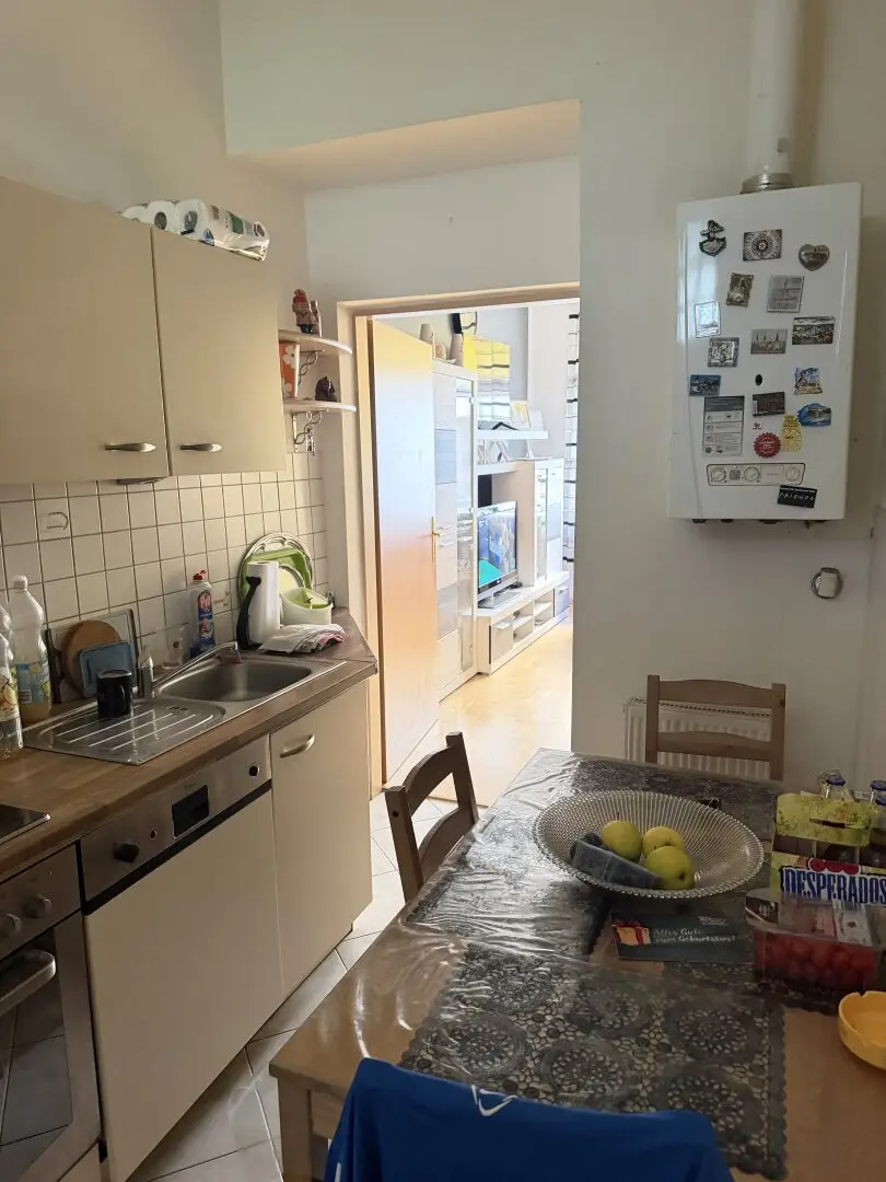 Quiet location, fully furnished, available immediately