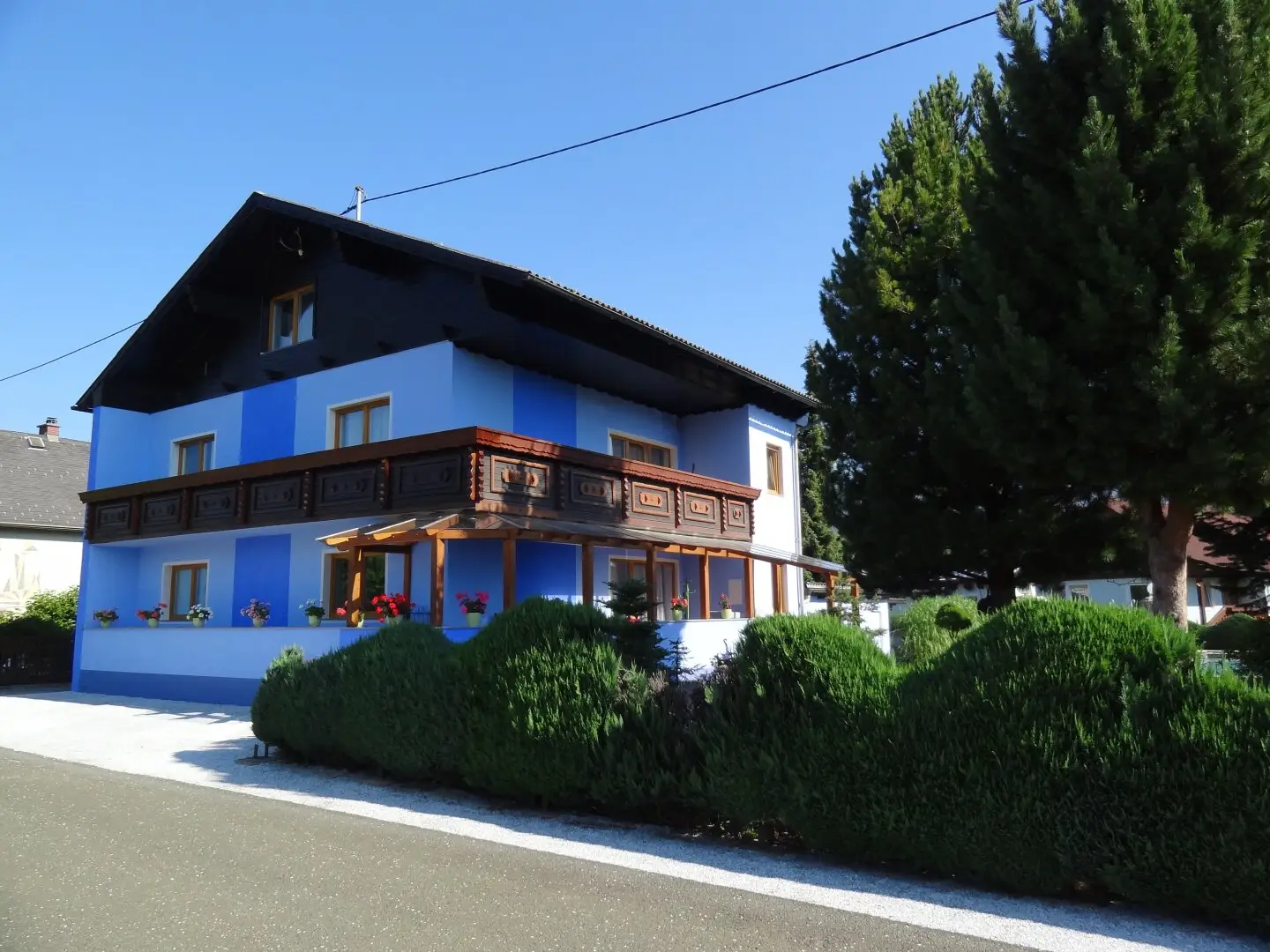 3-family residential building (refinancing property)