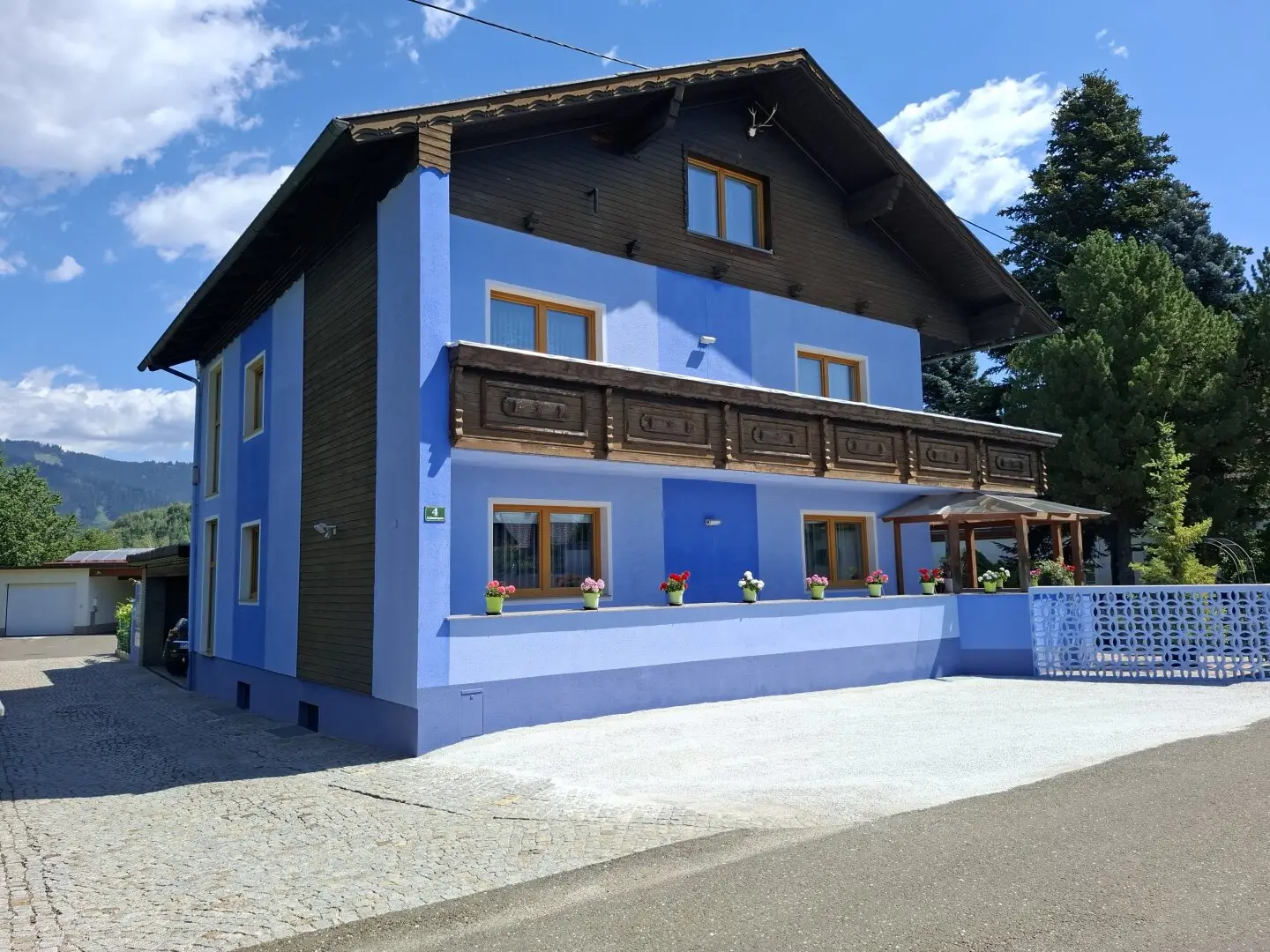 3-family residential building (refinancing property)