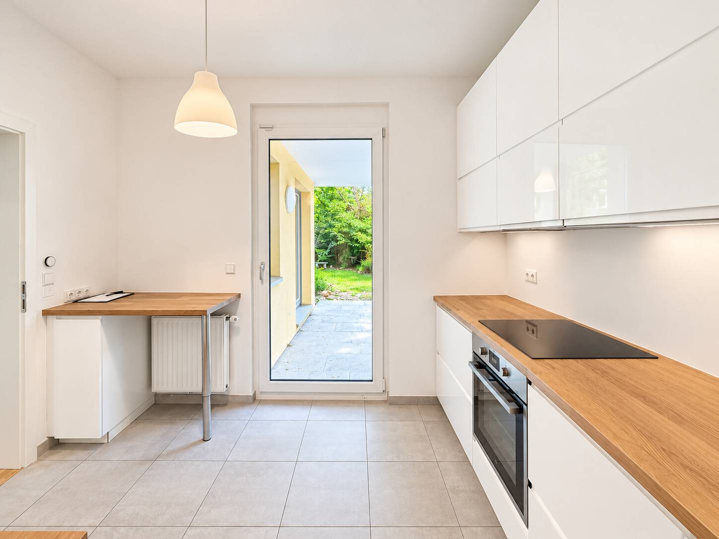 Ground floor apartment with private garden and pool