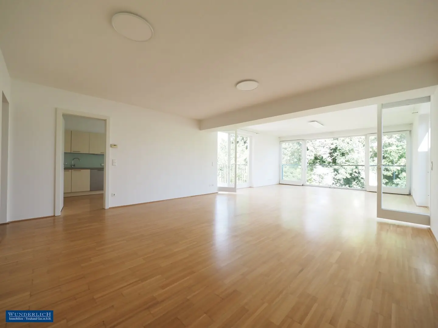 Exclusive Terrace Apartment with View of Greenery