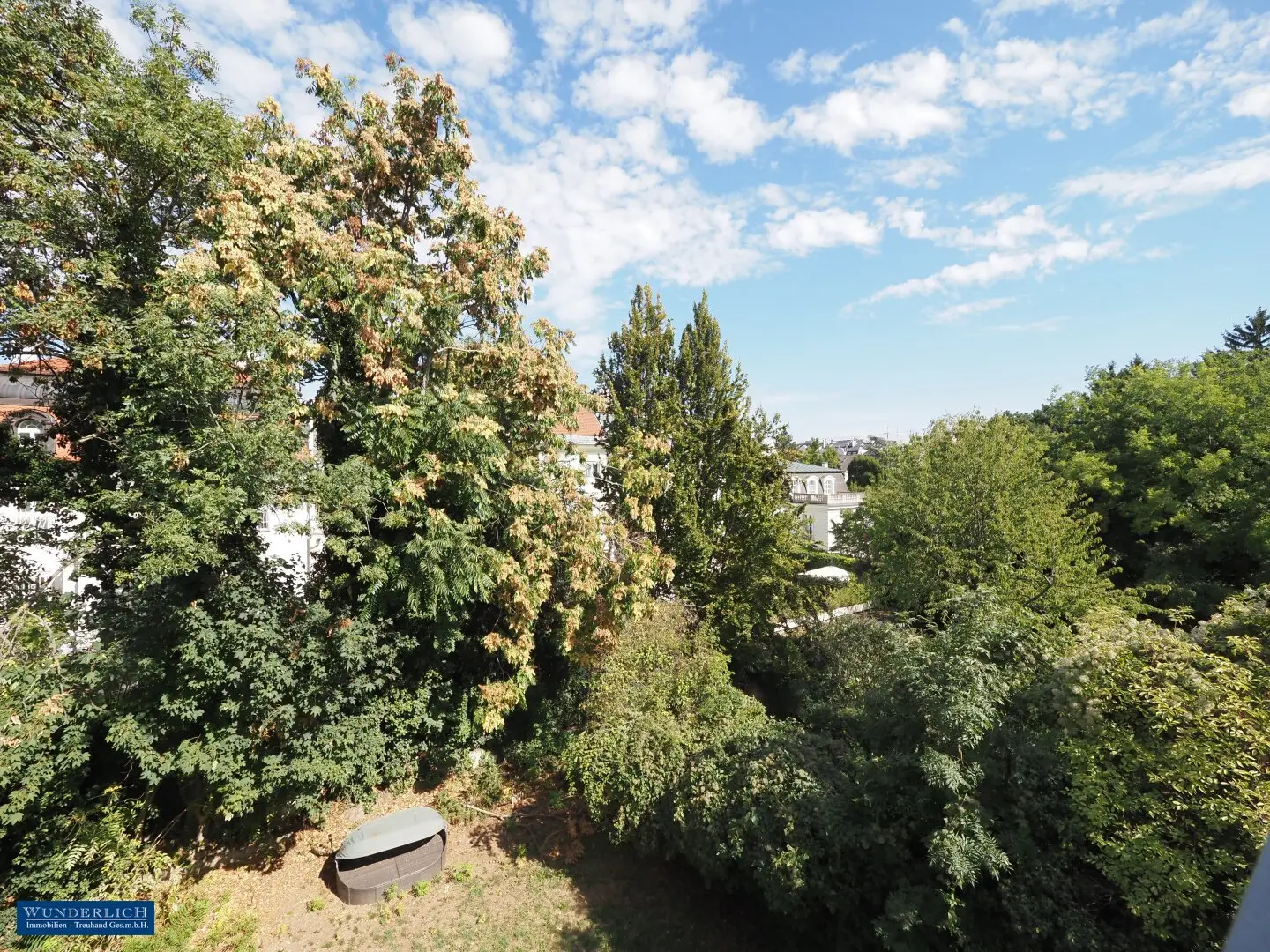 Exclusive Terrace Apartment with View of Greenery
