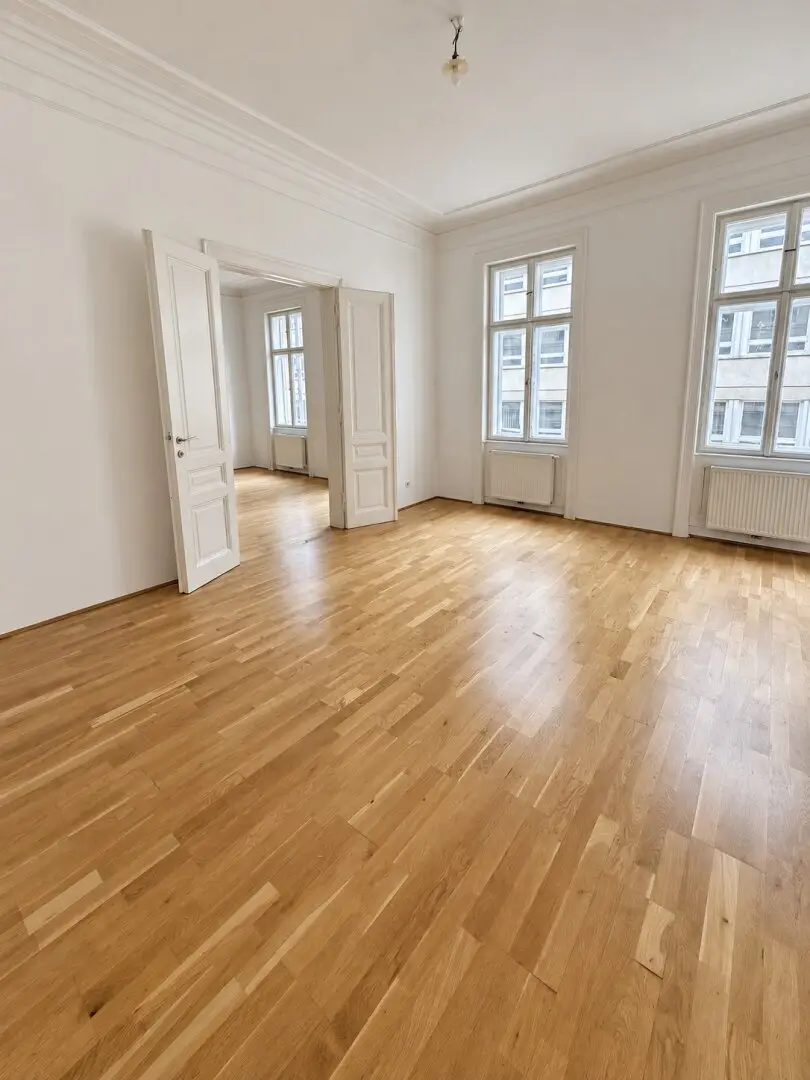Stylish old building in city location near Urania with flatshare suitability