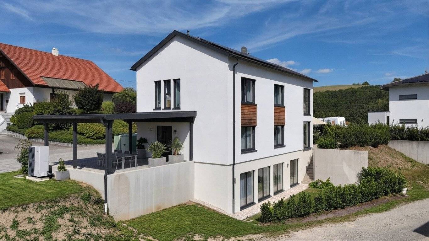 A House That Lifts the Gaze