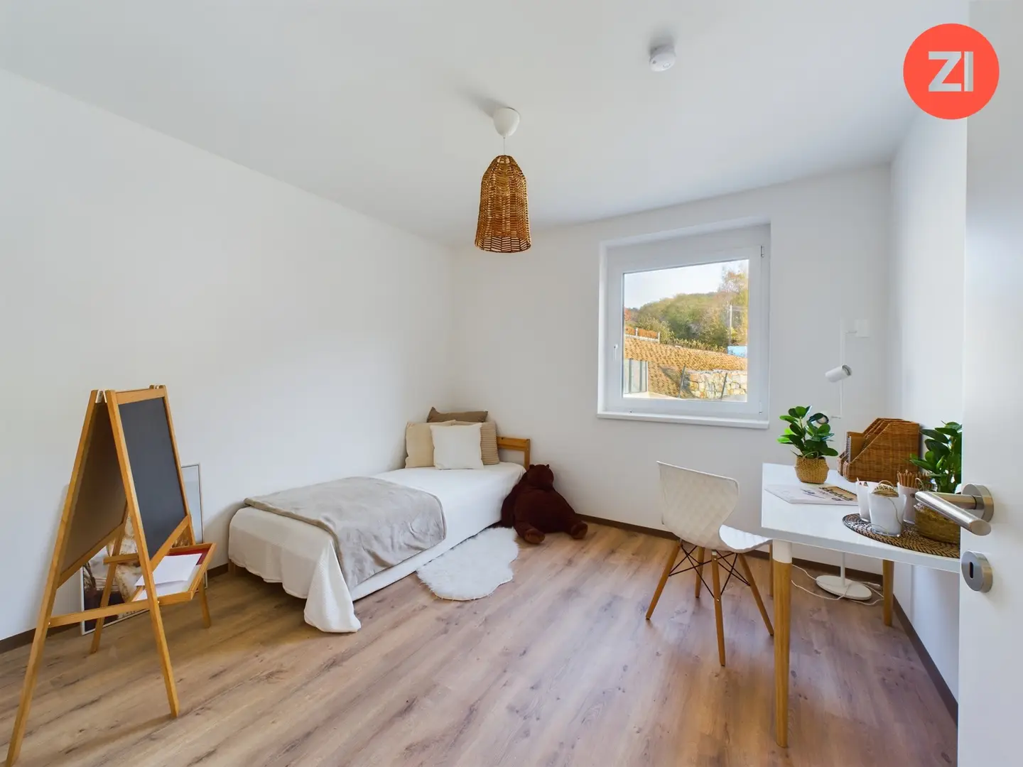 New build apartment with lift and balcony near motorway