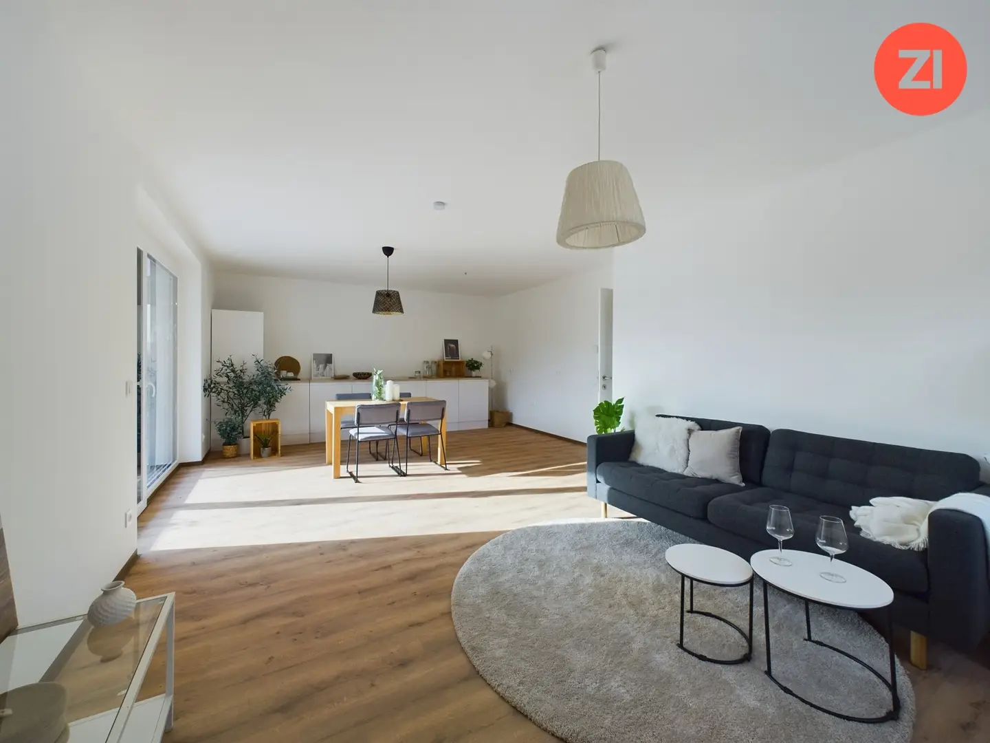 New build apartment with lift and balcony near motorway