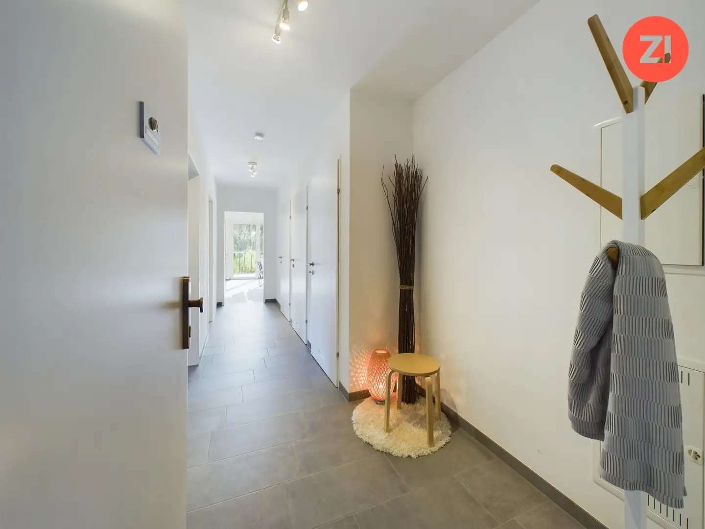 New build apartment with lift and balcony near motorway