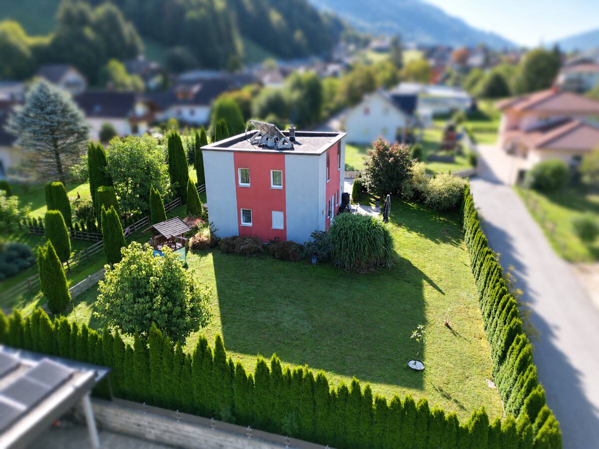 Between three lakes with private garden family apartment