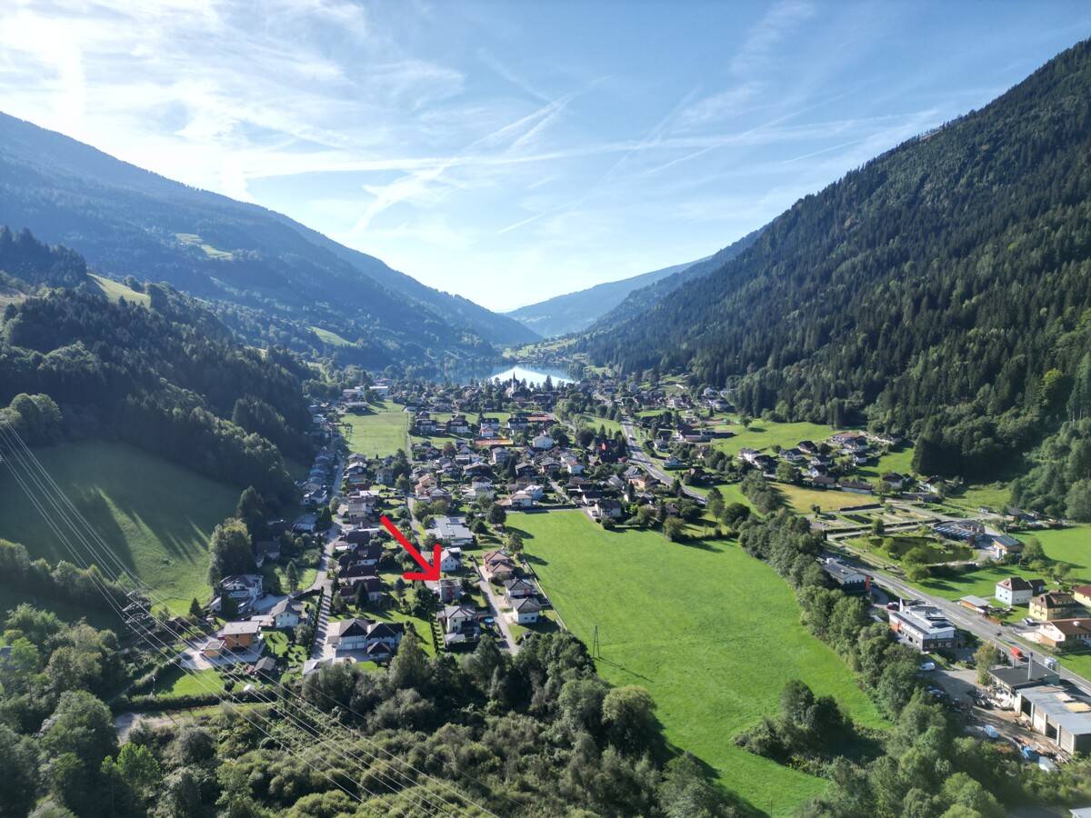 Between three lakes with private garden family apartment