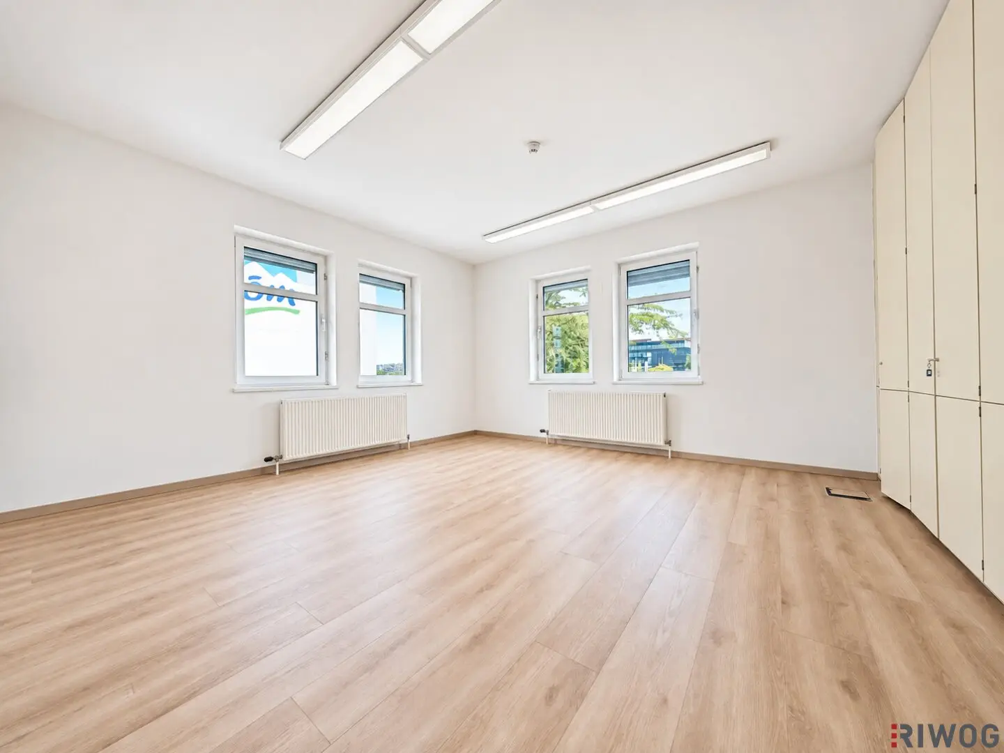 124m² office in IZ Süd | parking spaces on site | optional storage area